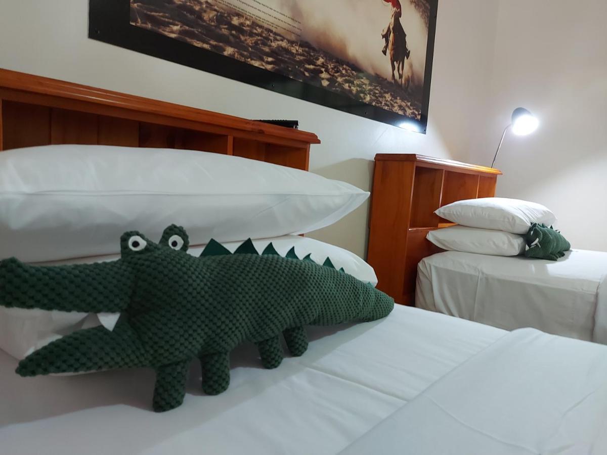 Litchfield Tourist Park Hotell Batchelor Exteriör bild