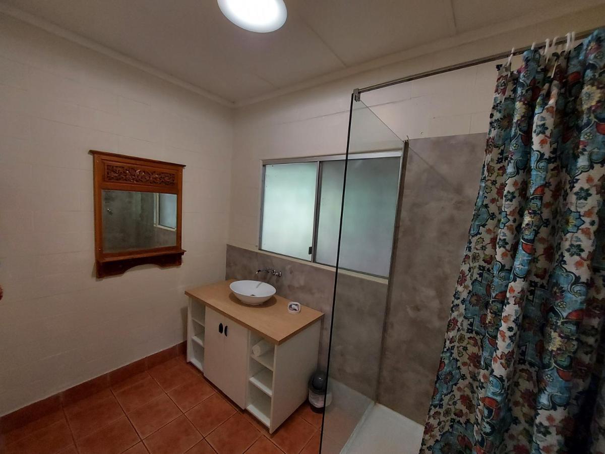 Litchfield Tourist Park Hotell Batchelor Exteriör bild