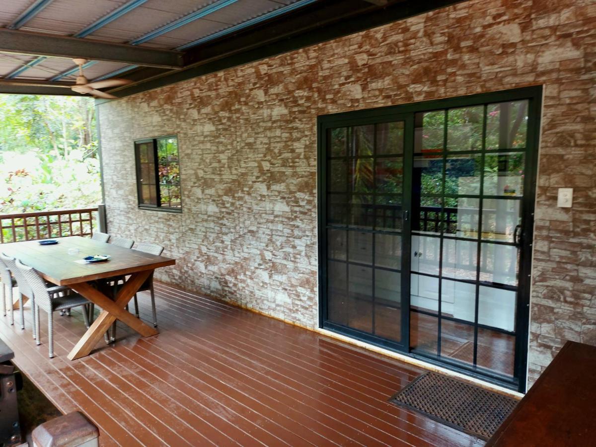 Litchfield Tourist Park Hotell Batchelor Exteriör bild