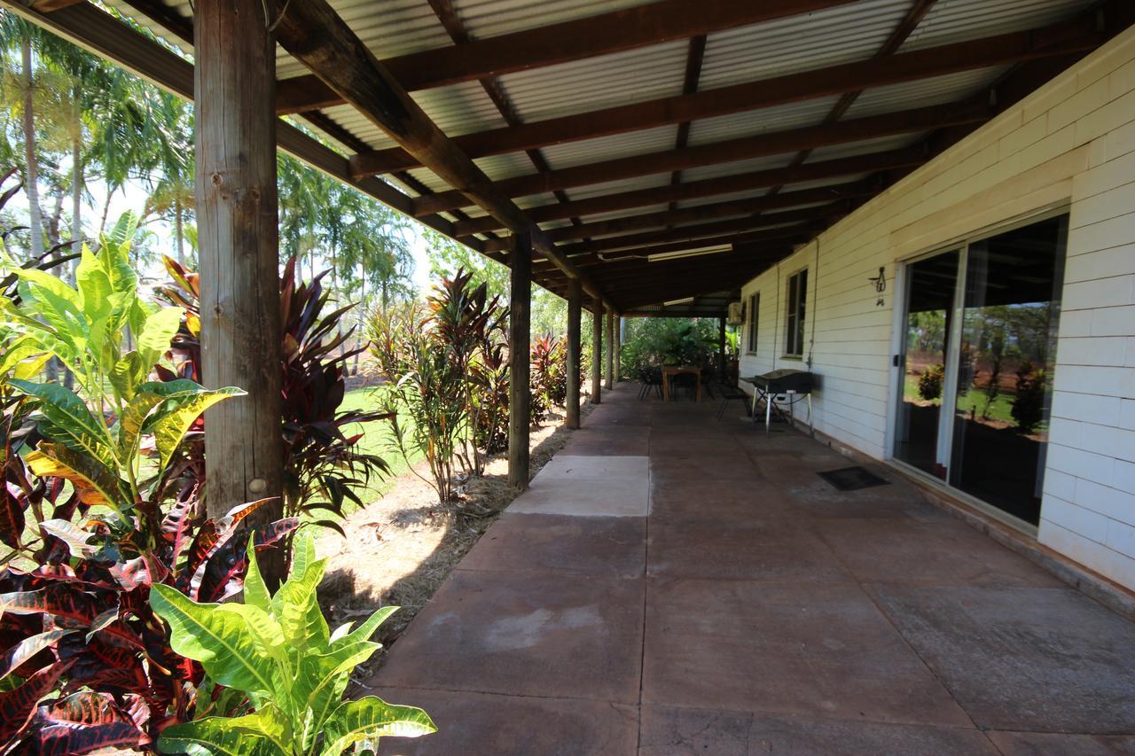 Litchfield Tourist Park Hotell Batchelor Exteriör bild